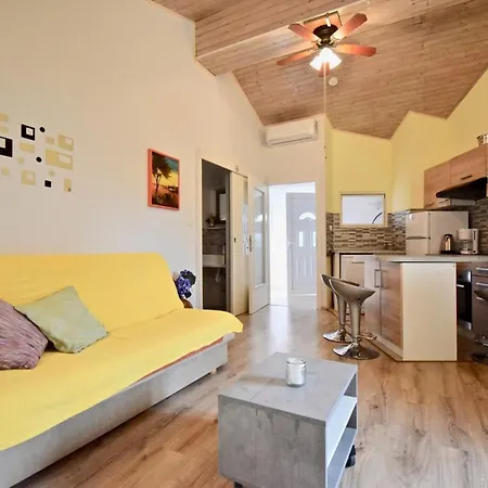 Guest house Holiday Apartments Medulin 3*